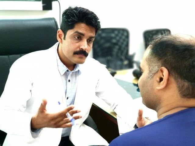 Dr. Abhimanyu Kapoor - Cancer Surgeon in Kanpur Uttar Pradesh