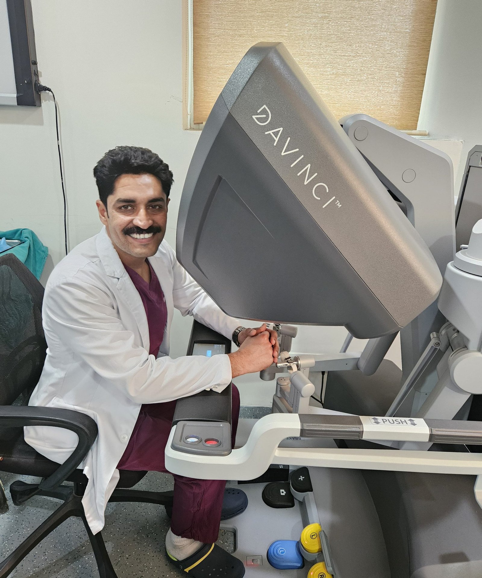 dr. abhimanyu kapoor